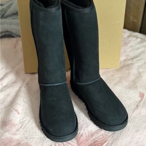 UGG Women's Black Winter Boots